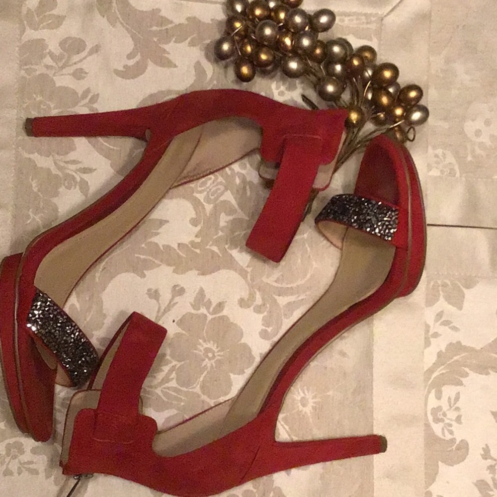 ✨Red Suede w/ Jeweled Accent Platform Women’s 9.5M